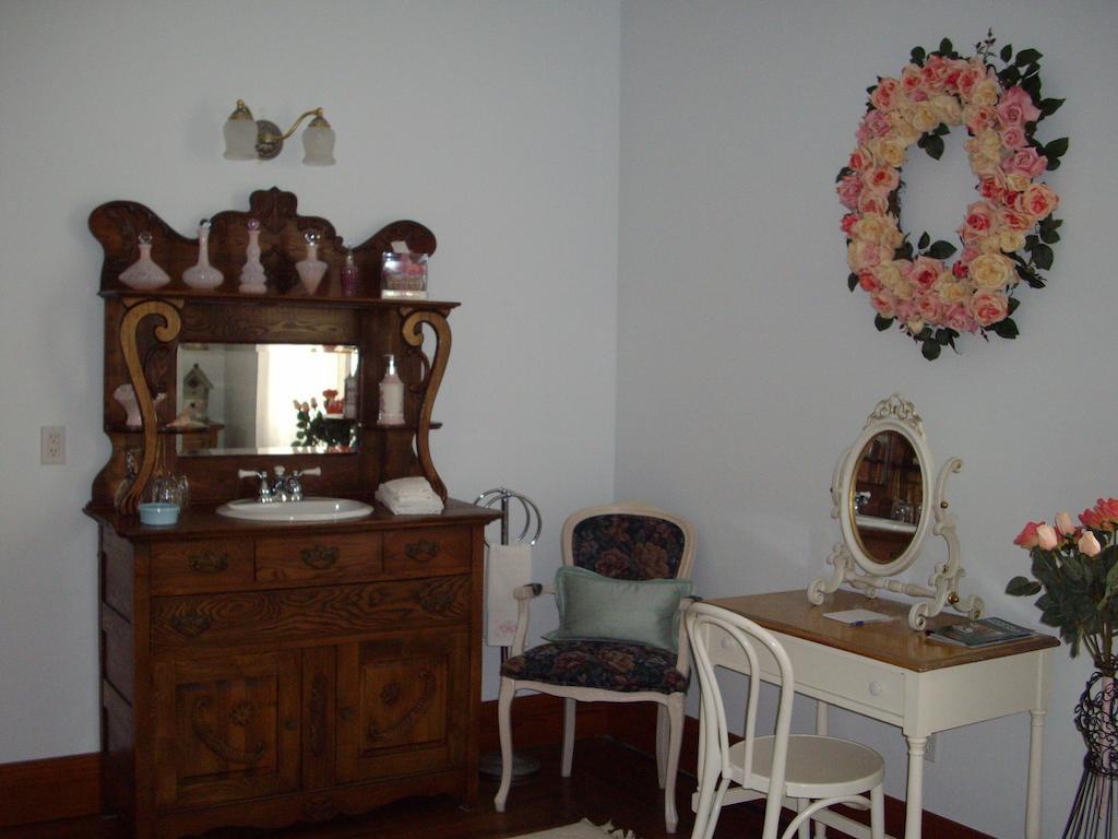 A La Gallarie Niagara-on-the-Lake Room photo